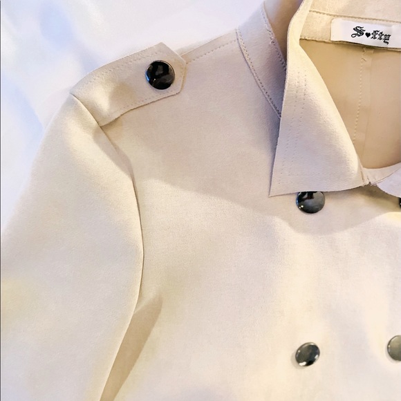 ⭐️SOFY⭐️BEIGE CONVERTIBLE/3 STYLES IN 1 FAUX SUEDE VEST/TRENCH COAT - Picture 7 of 16